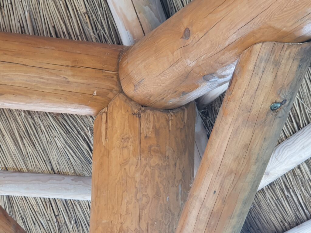 Gartenlaube Eck Verbindung - Dachstuhl aus Runde Stemme